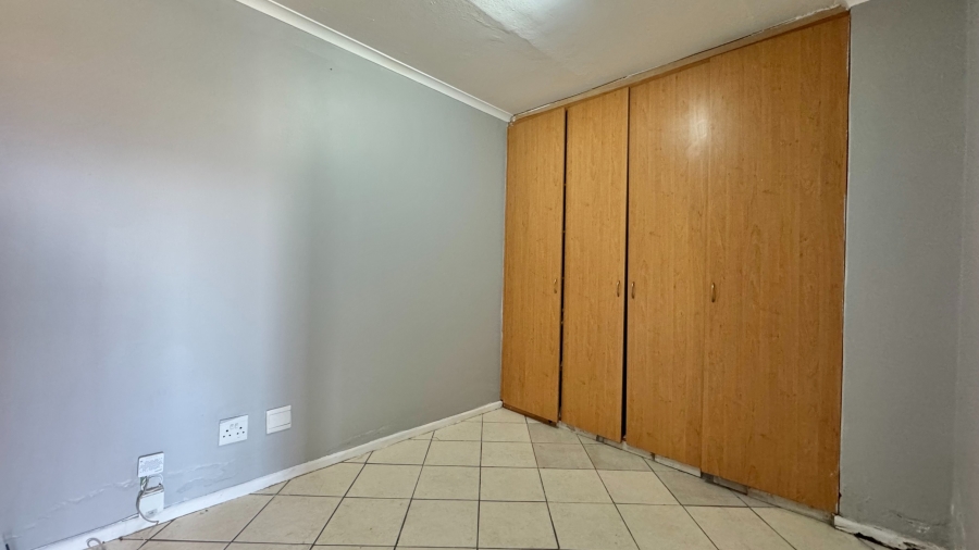 2 Bedroom Property for Sale in Whispering Pines Western Cape